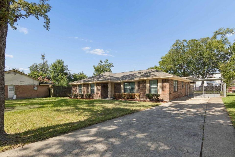 123 Lone Oak Drive