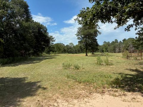 Photo of 10 I-45 S, Centerville, TX 75833 (MLS # 45203482)