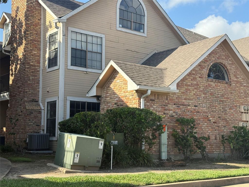 Photo of 2300 Old Spanish Trail #1038, Houston, TX 77054 (MLS # 11600462)