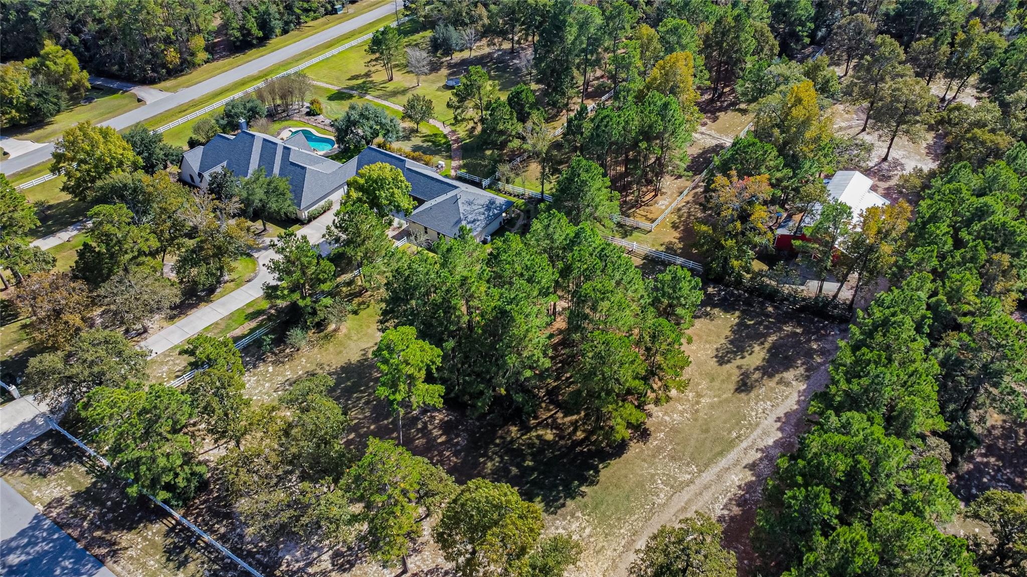 Montgomery, Texas, 77316, United States, 4 Bedrooms Bedrooms, ,7 BathroomsBathrooms,Residential,Active,2041362