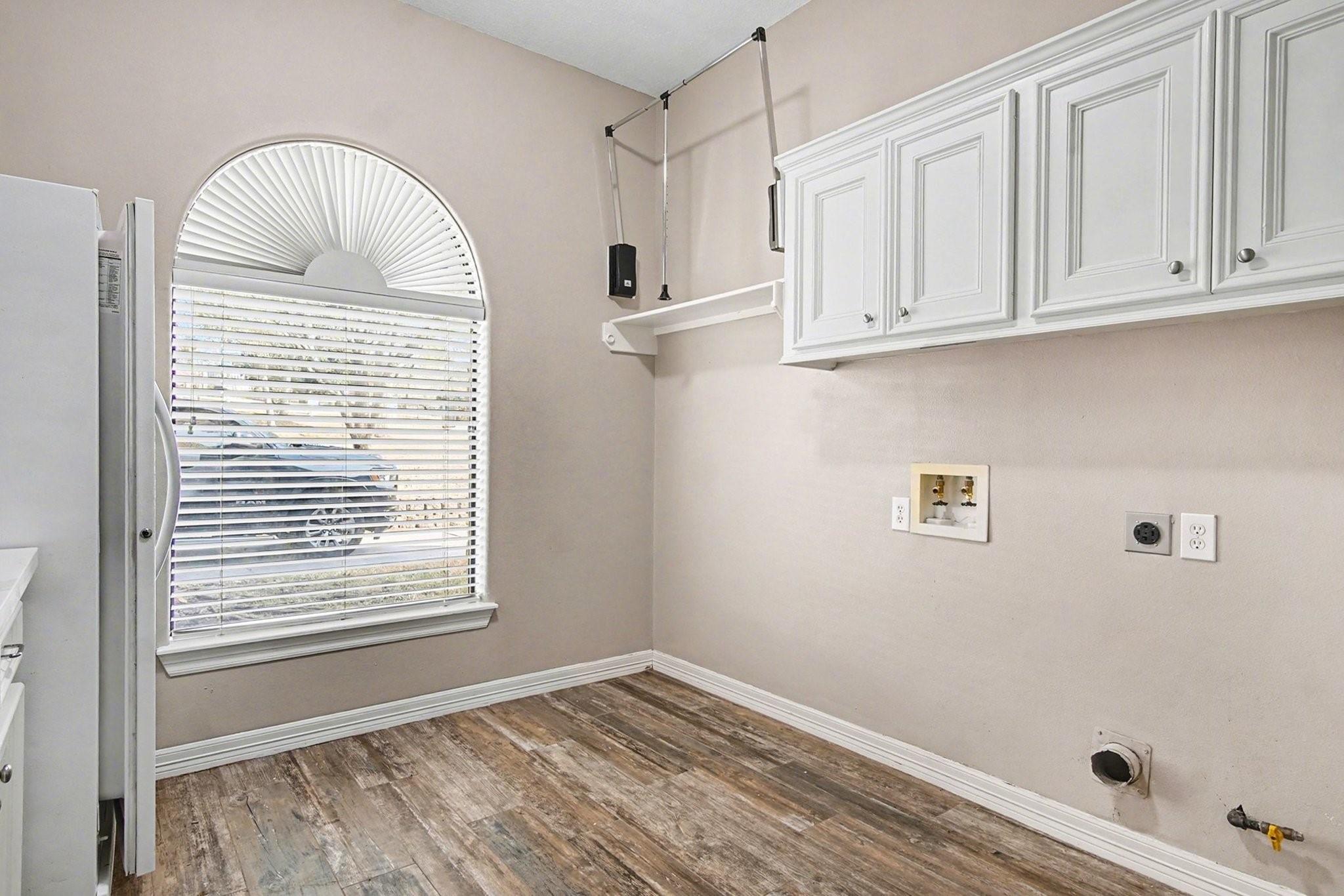 Montgomery, Texas, 77316, United States, 4 Bedrooms Bedrooms, ,7 BathroomsBathrooms,Residential,Active,2041362