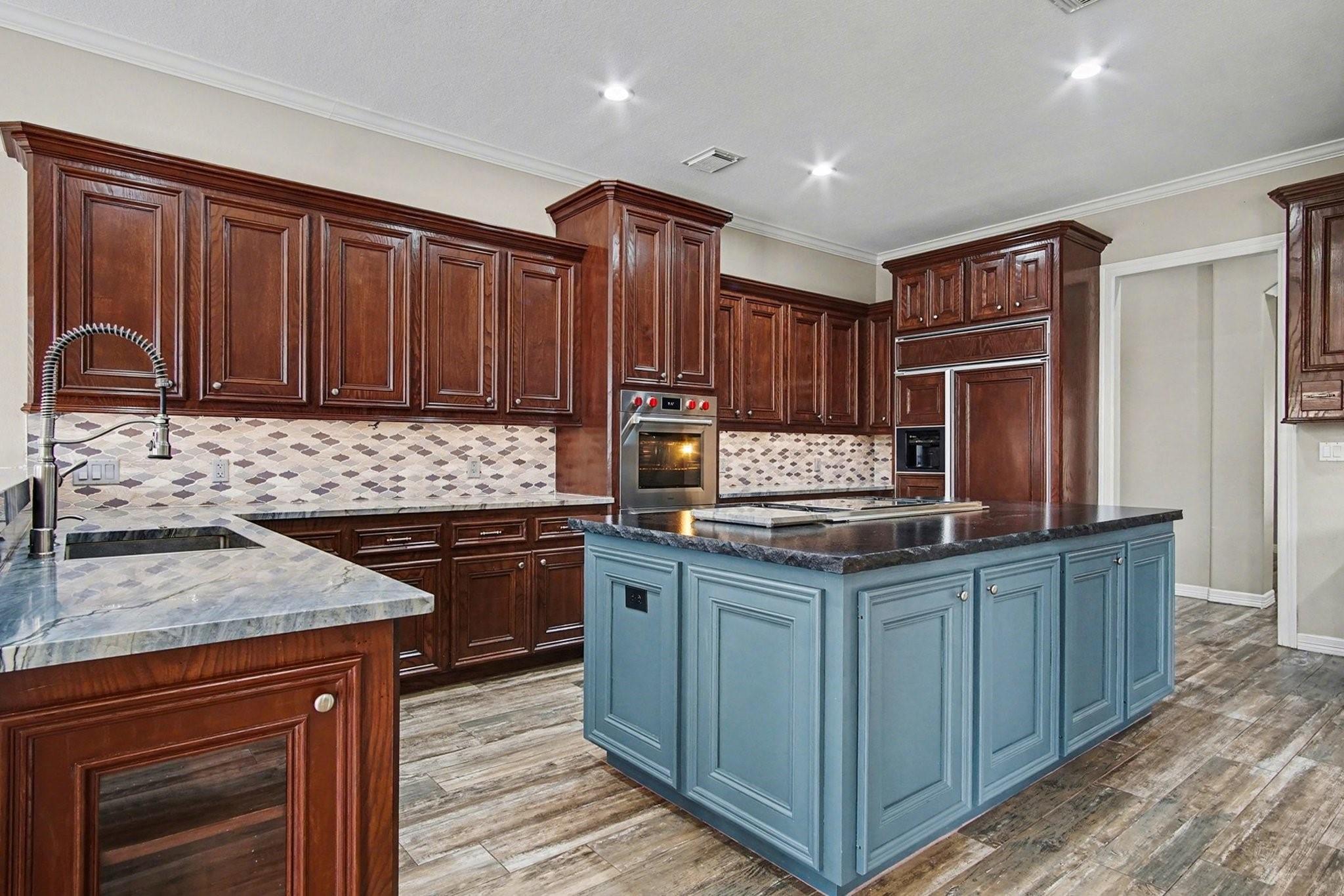 Montgomery, Texas, 77316, United States, 4 Bedrooms Bedrooms, ,7 BathroomsBathrooms,Residential,Active,2041362