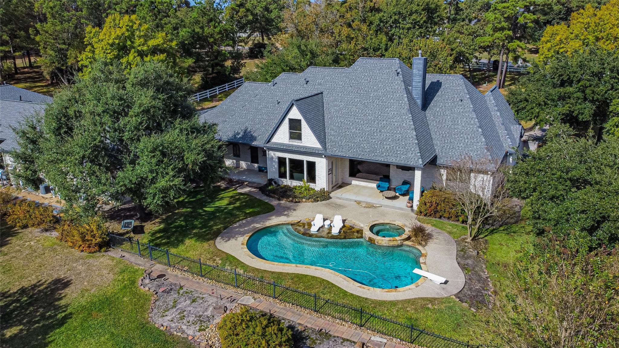 15569 Crown Oaks Drive