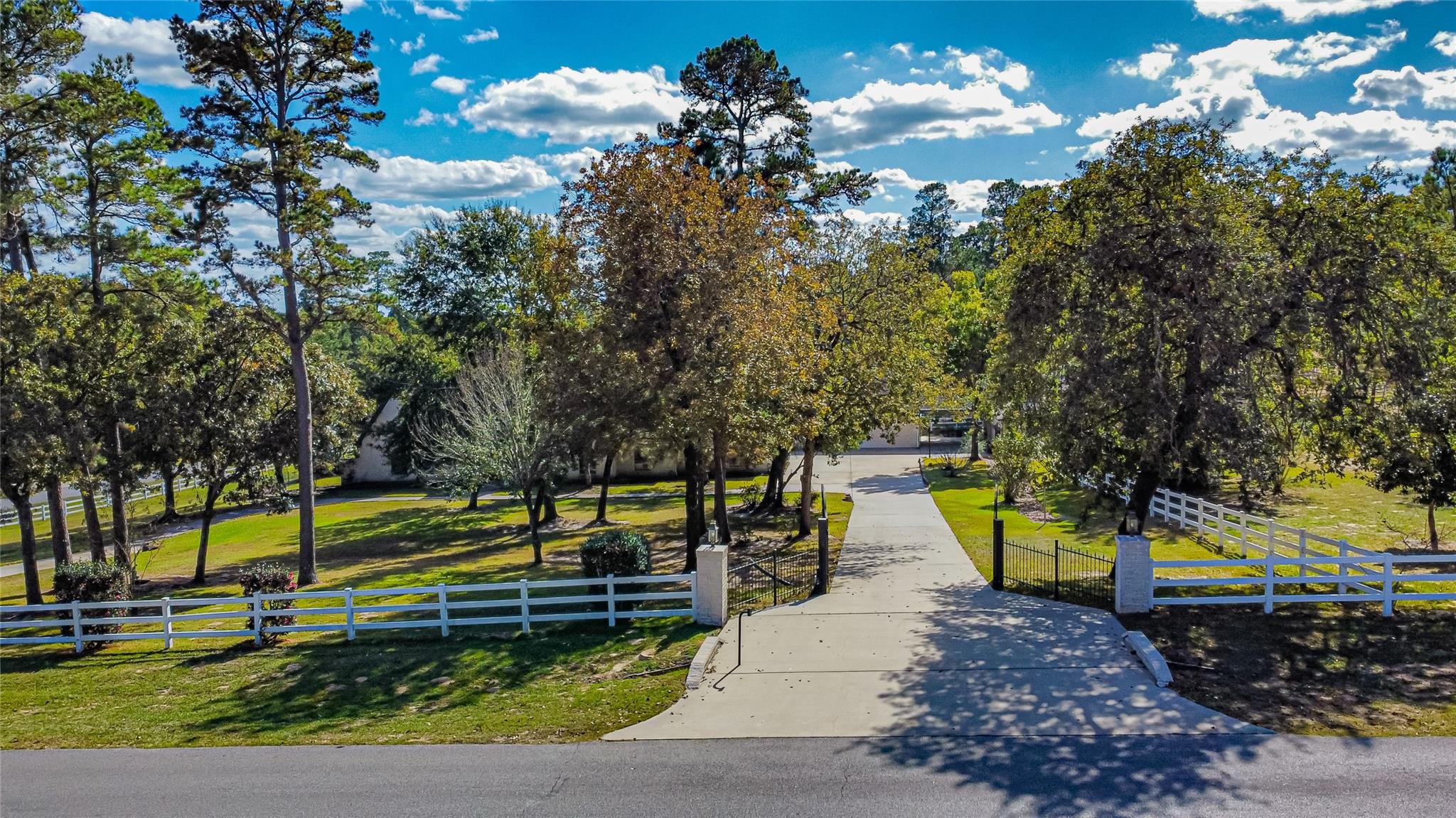 15569 Crown Oaks Drive