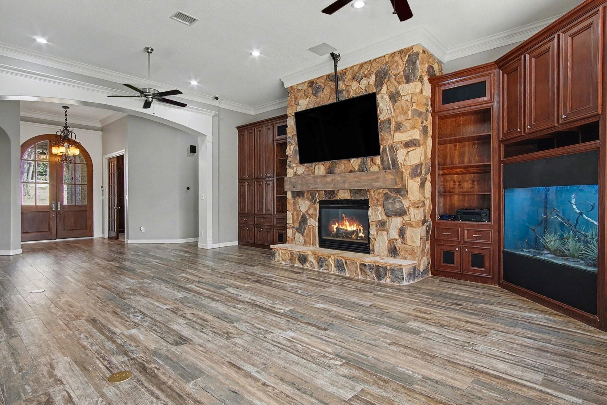 Montgomery, Texas, 77316, United States, 4 Bedrooms Bedrooms, ,7 BathroomsBathrooms,Residential,Active,2041362