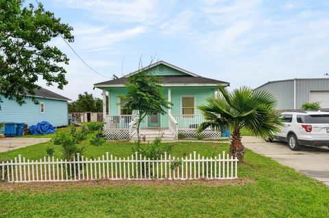 Photo of 1824 Highway 35 S, Rockport, TX 78382 (MLS # 90689181)