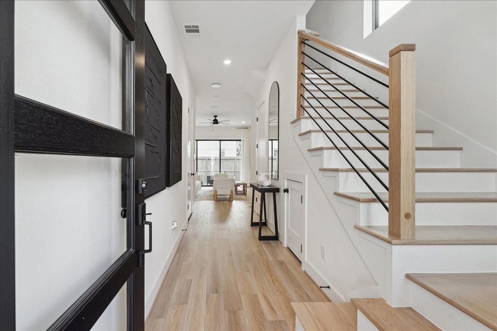 Photo of 1418 Caywood Lane #B, Houston, TX 77055 (MLS # 97256795)