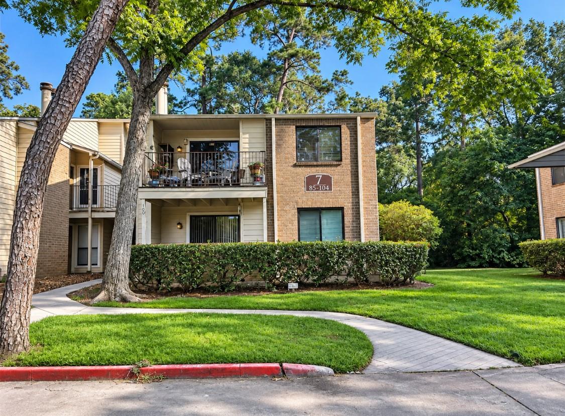 3500 Tangle Brush Drive 104