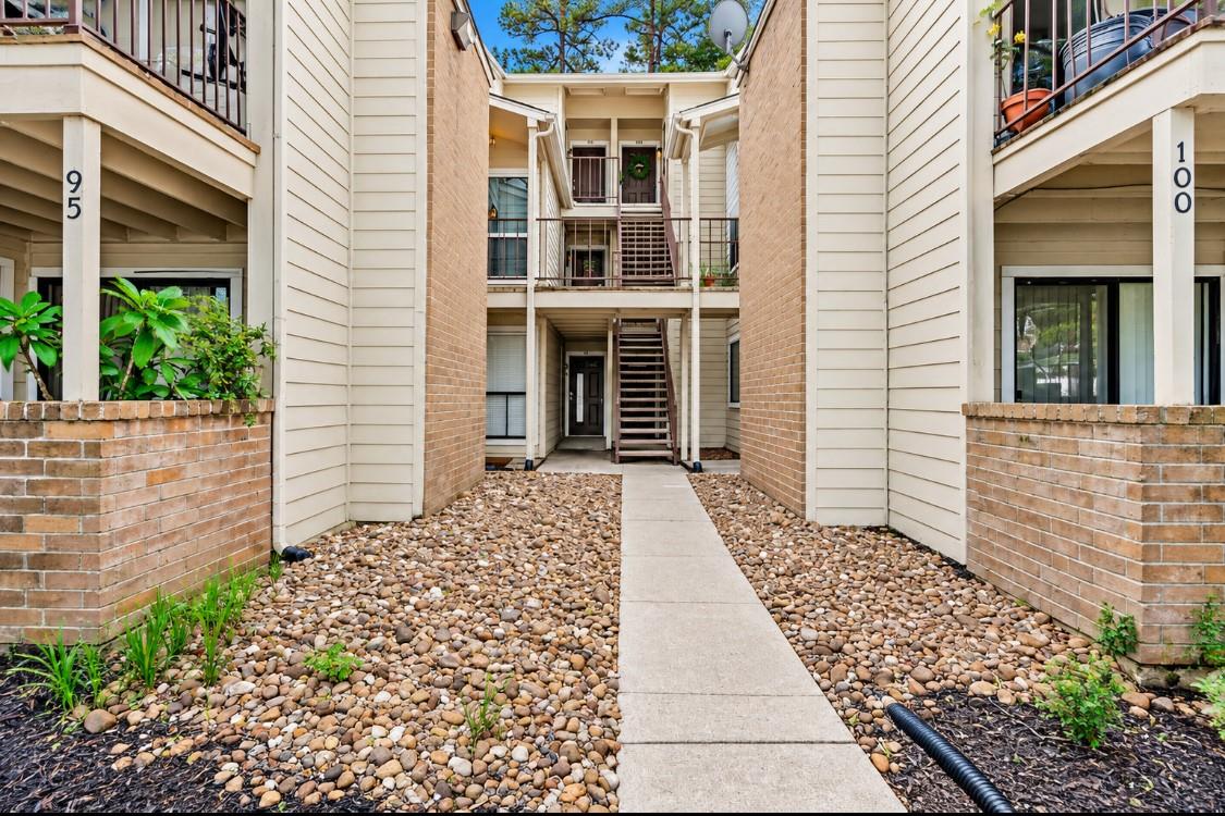 3500 Tangle Brush Drive 104