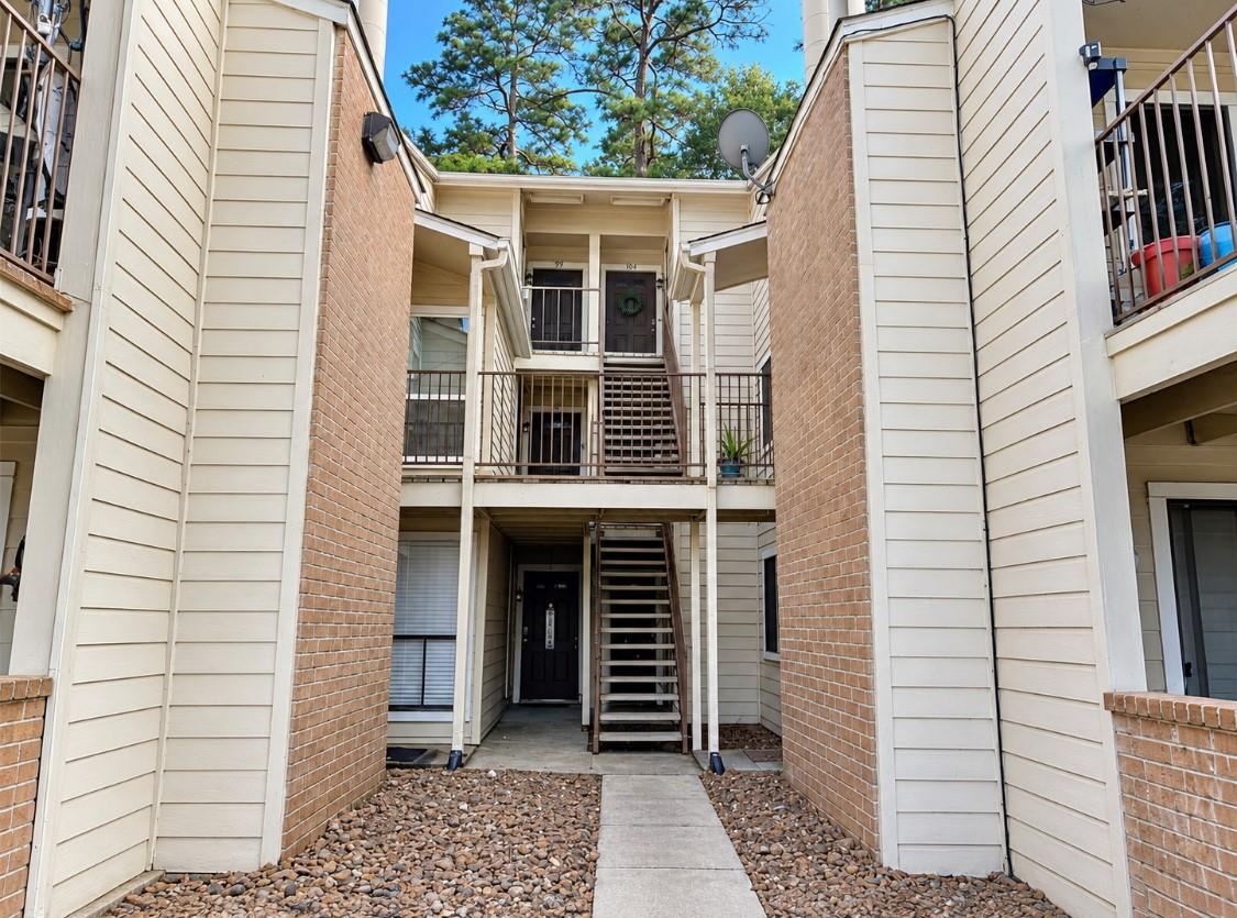 3500 Tangle Brush Drive 104