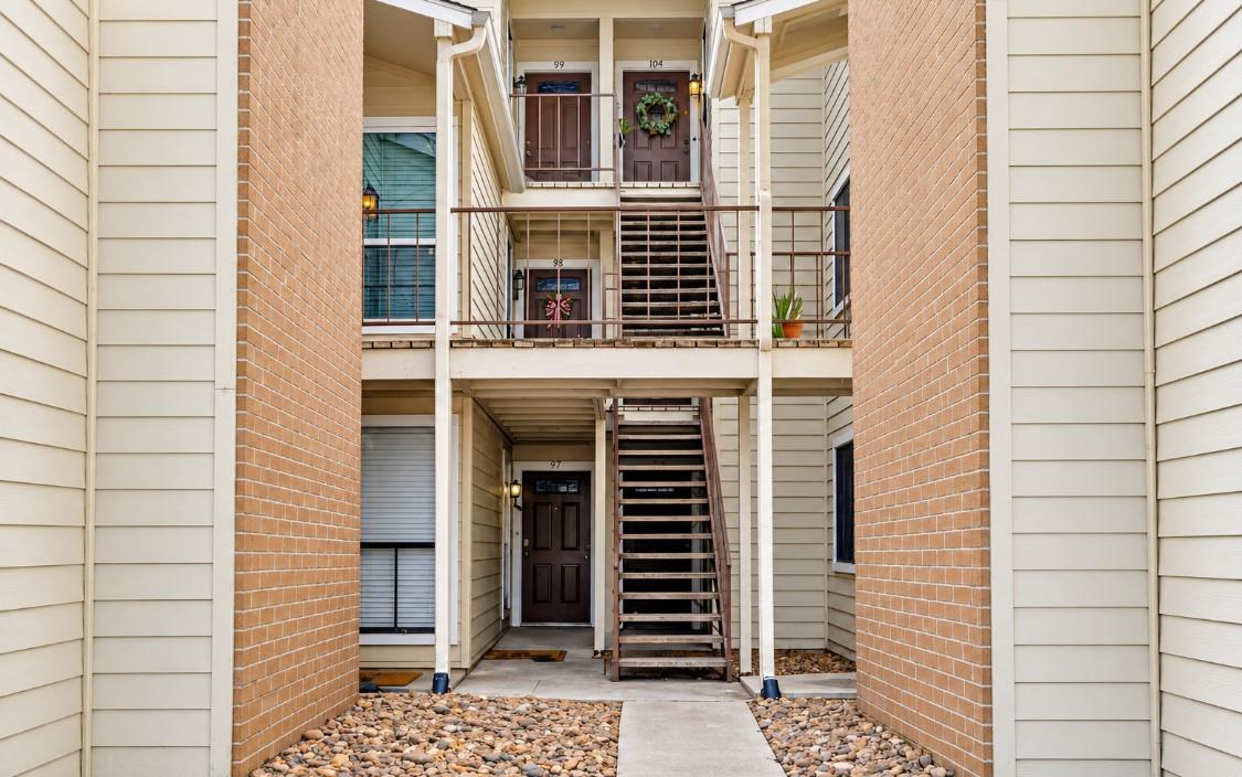 3500 Tangle Brush Drive 104