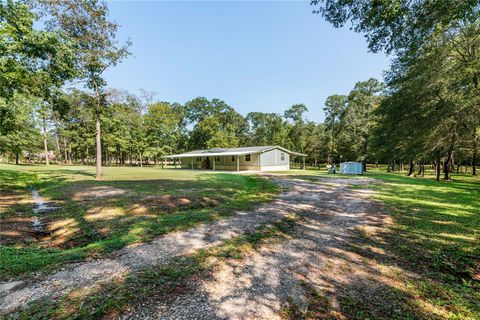 13806 Coaltown Road Willis TX 77378