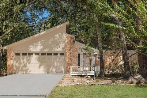Photo of 6 S Pineplank Court, The Woodlands, TX 77381 (MLS # 84156731) Photo of 6 S Pineplank Court, The Woodlands, TX 77381 (MLS # 84156731)