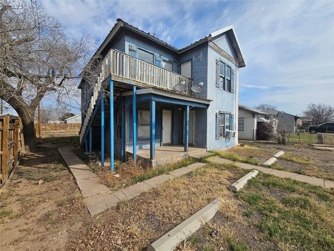 Homes For Sale - 605 E 13th Street<br/> Big Spring, TX 79720