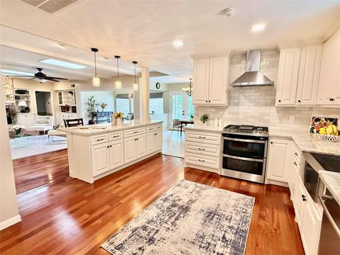 Photo of 13511 Queensbury Lane, Houston, TX 77079 (MLS # 27750189)