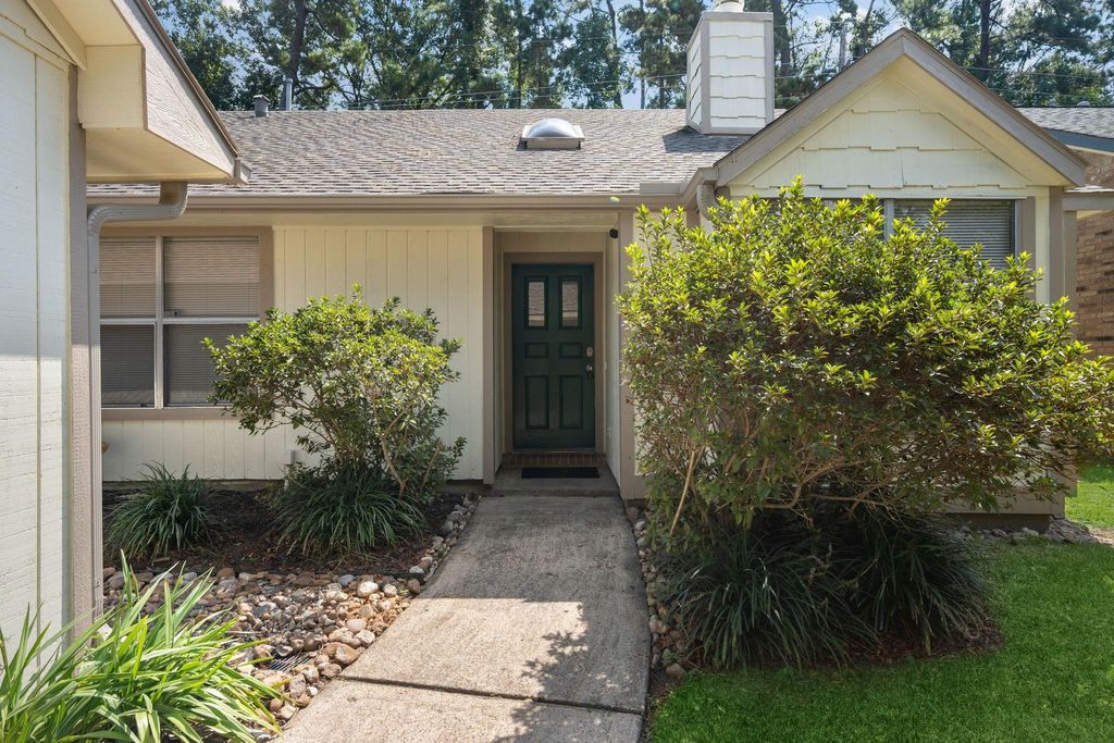 Photo of 3330 Beech Point Drive, Houston, TX 77345 (MLS # 83088842)