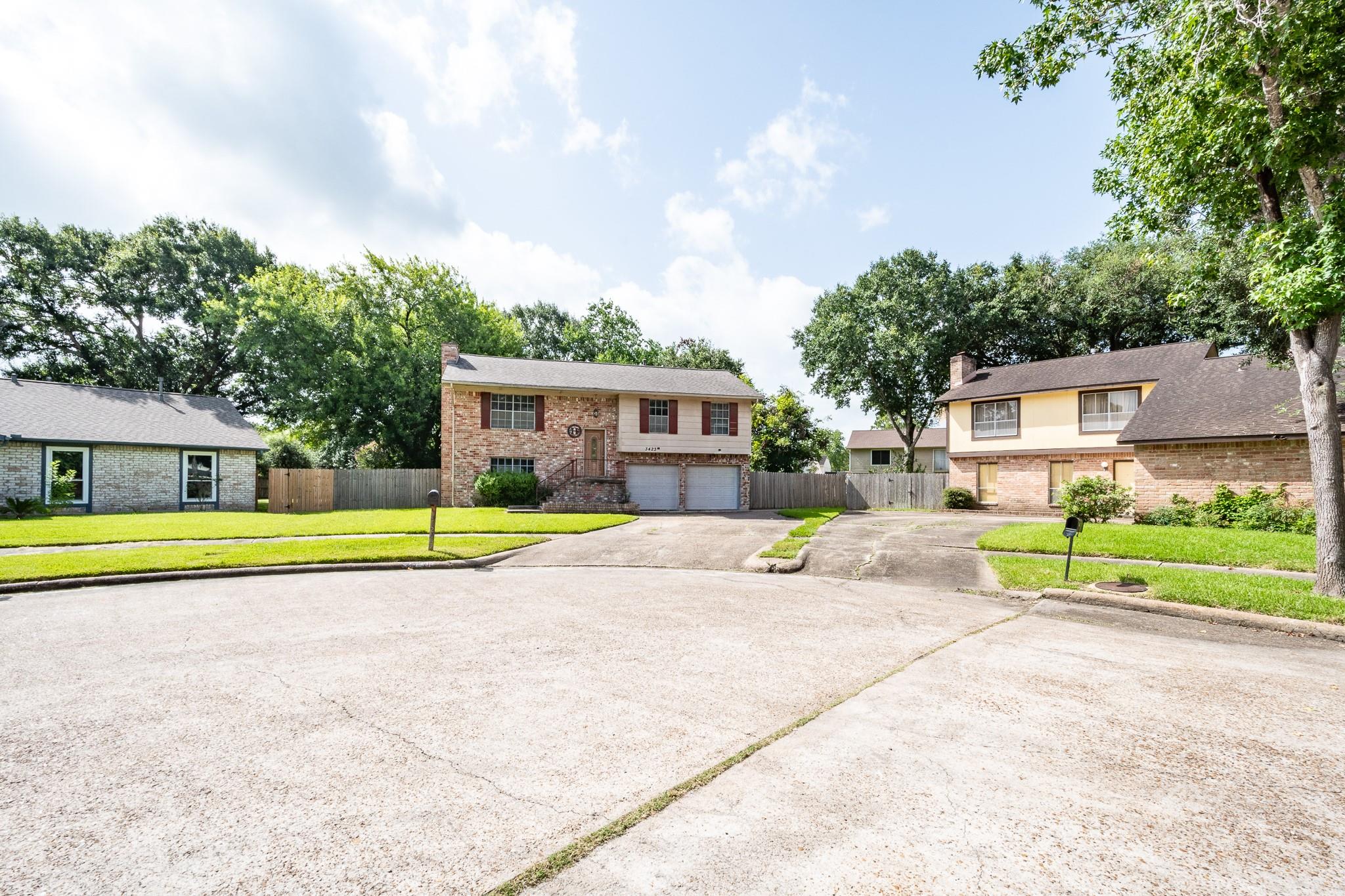 3423 Meadowview Drive