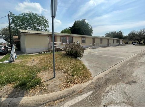 Multifamily For Sale - 107 S Gardner Street<br/> Brooks County, Falfurrias, TX 78355