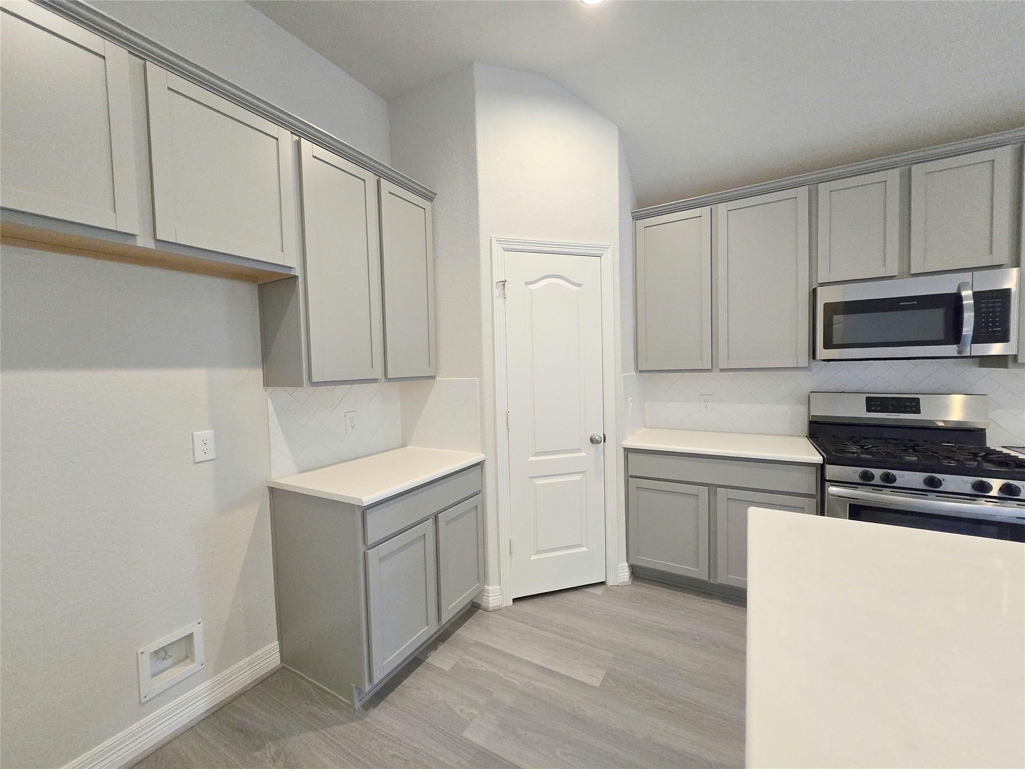 3327 Avary River Lane