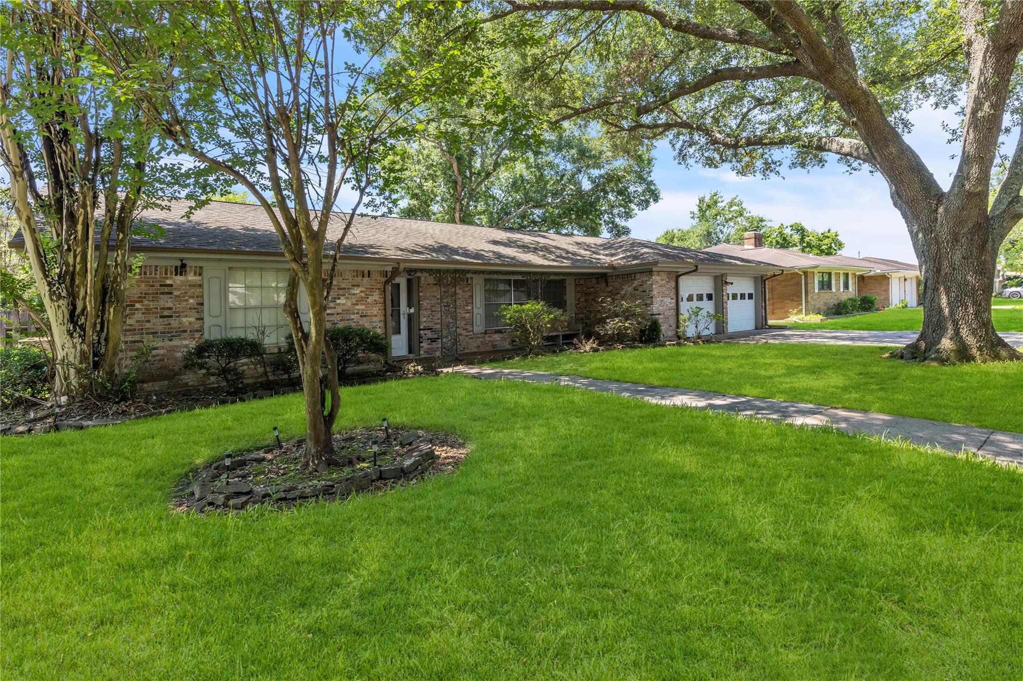 2207 Mockingbird Lane
