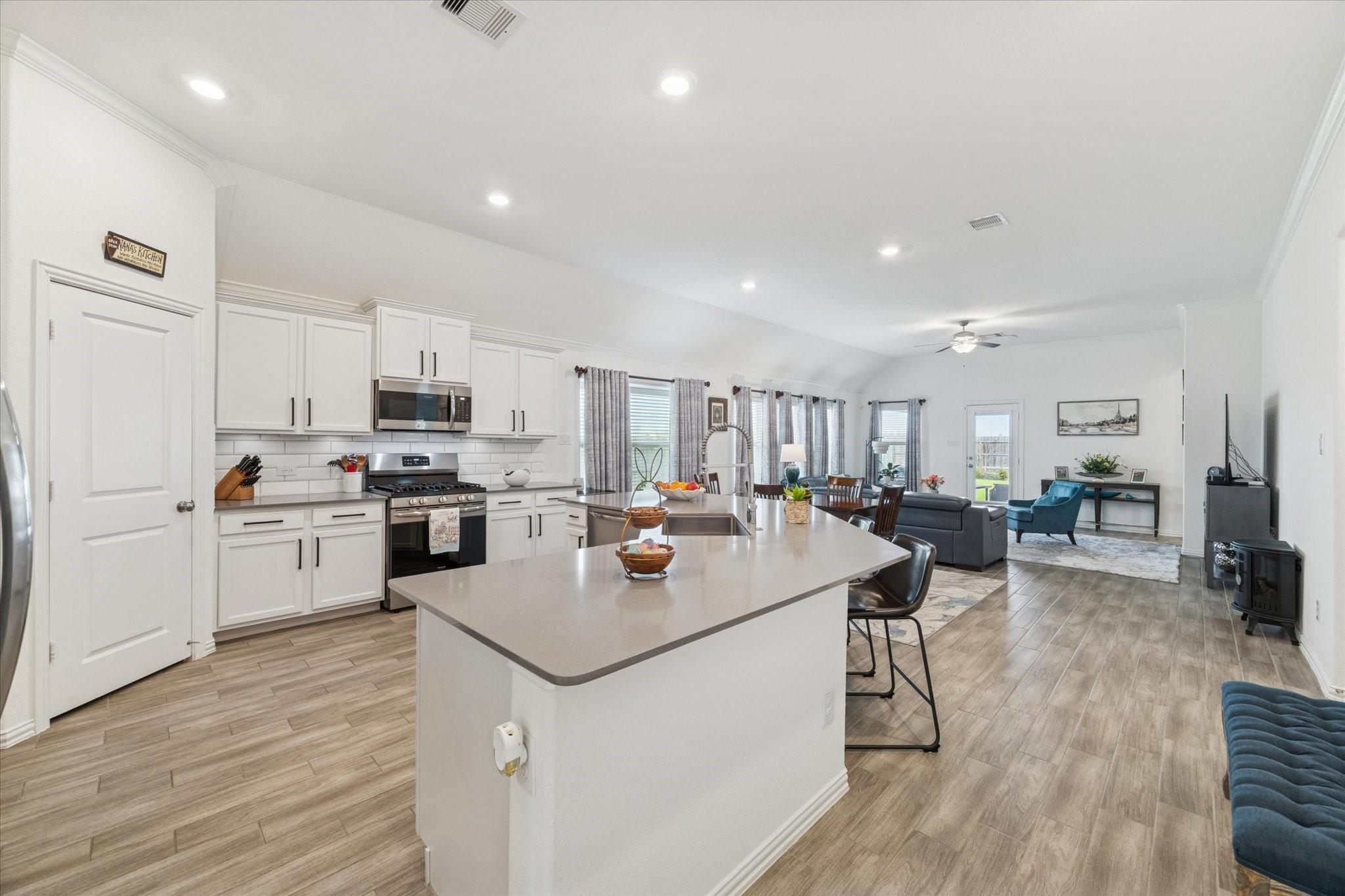 15023 Gulfstream Park Avenue