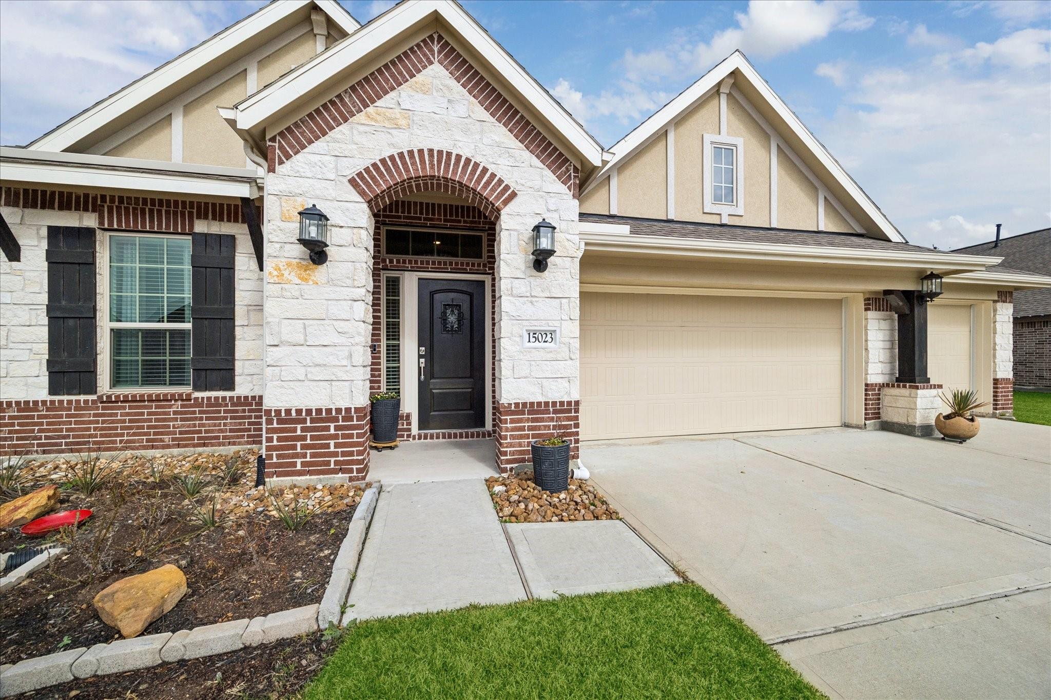 15023 Gulfstream Park Avenue