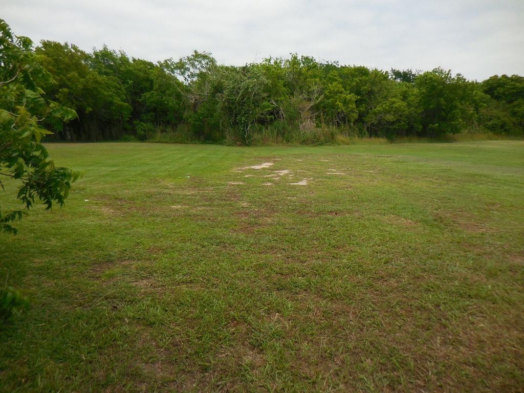 Photo of 546 County Road 257, Matagorda, TX 77457 (MLS # 17496957)