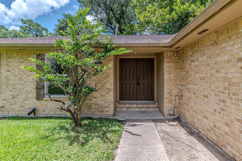 Photo of 9702 Birsay Street, Spring, TX 77379 (MLS # 10836229)