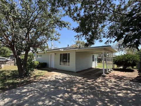 Photo of 904 E Stanford Street, Lubbock, TX 79403 (MLS # 30220172)