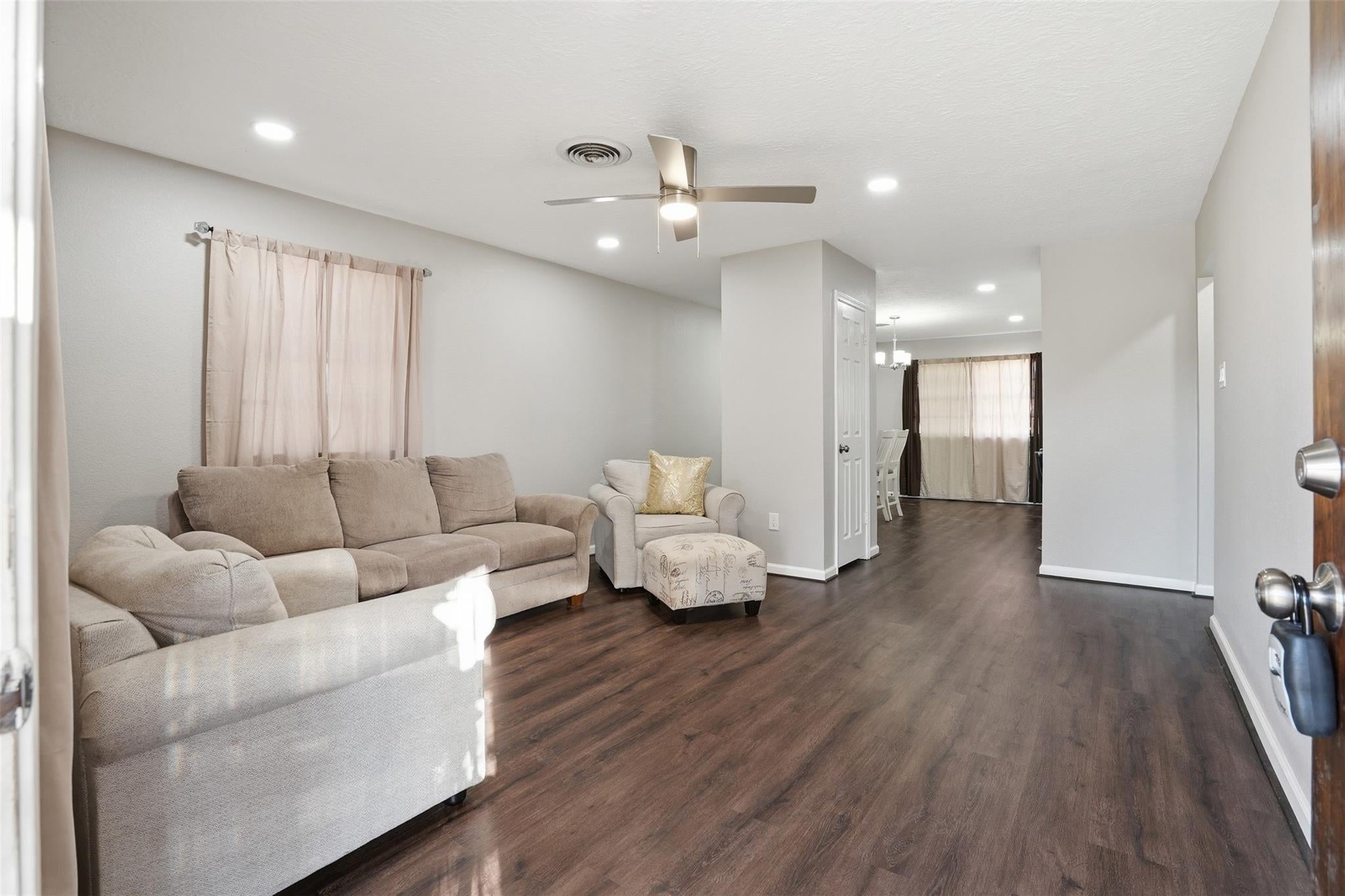 3517 Longwood Drive