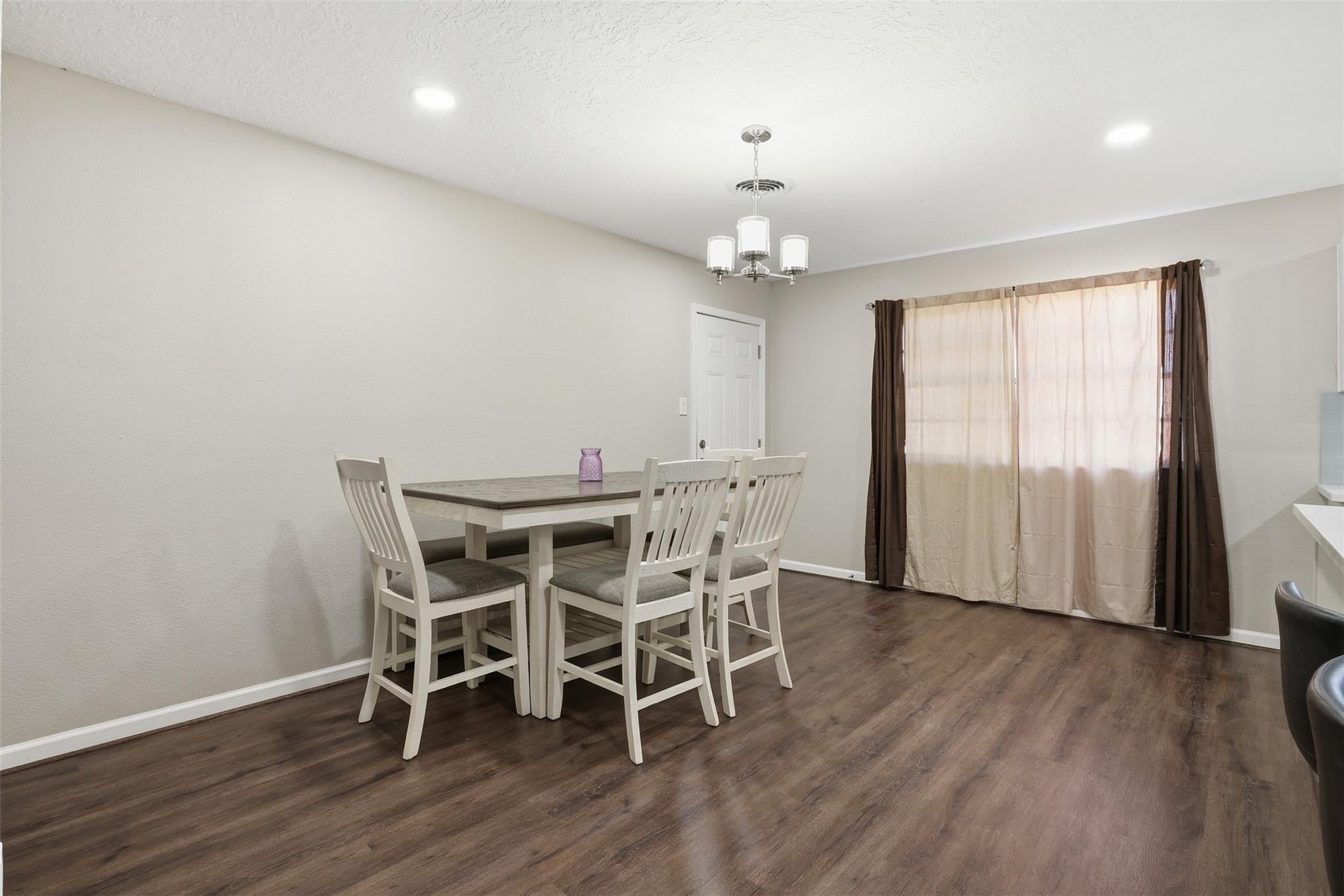 3517 Longwood Drive