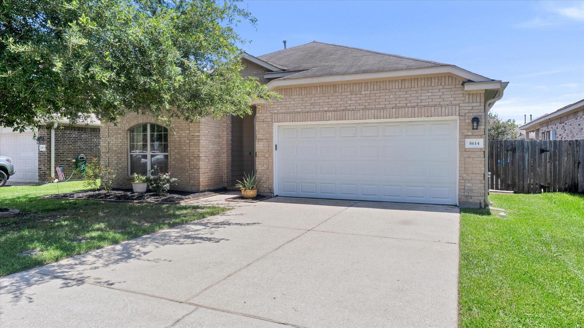 8614 W Highlands Crossing
