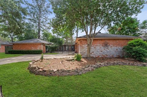 Photo of 12319 Campos Drive, Houston, TX 77065 (MLS # 64665614)