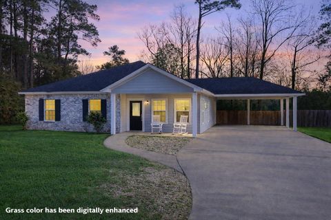 Homes For Sale - 114 Kansas Street St<br/> Angelina County, Huntington, TX 75949