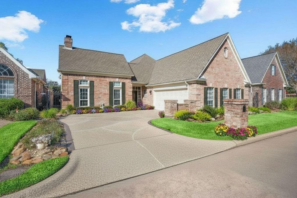 Photo of 5702 Glen Pines Drive, Houston, TX 77069 (MLS # 26862377)