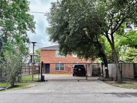 Photo of 2110 Turner Drive, Houston, TX 77093 (MLS # 85283013)