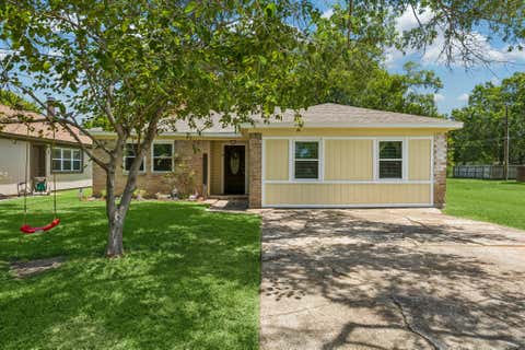 Photo of 425 S Brownell Street, La Porte, TX 77571 (MLS # 70851009)