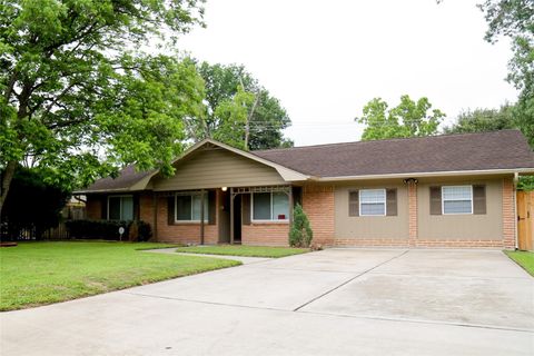 Photo of 9517 Truscon Drive, Houston, TX 77080 (MLS # 10959248)