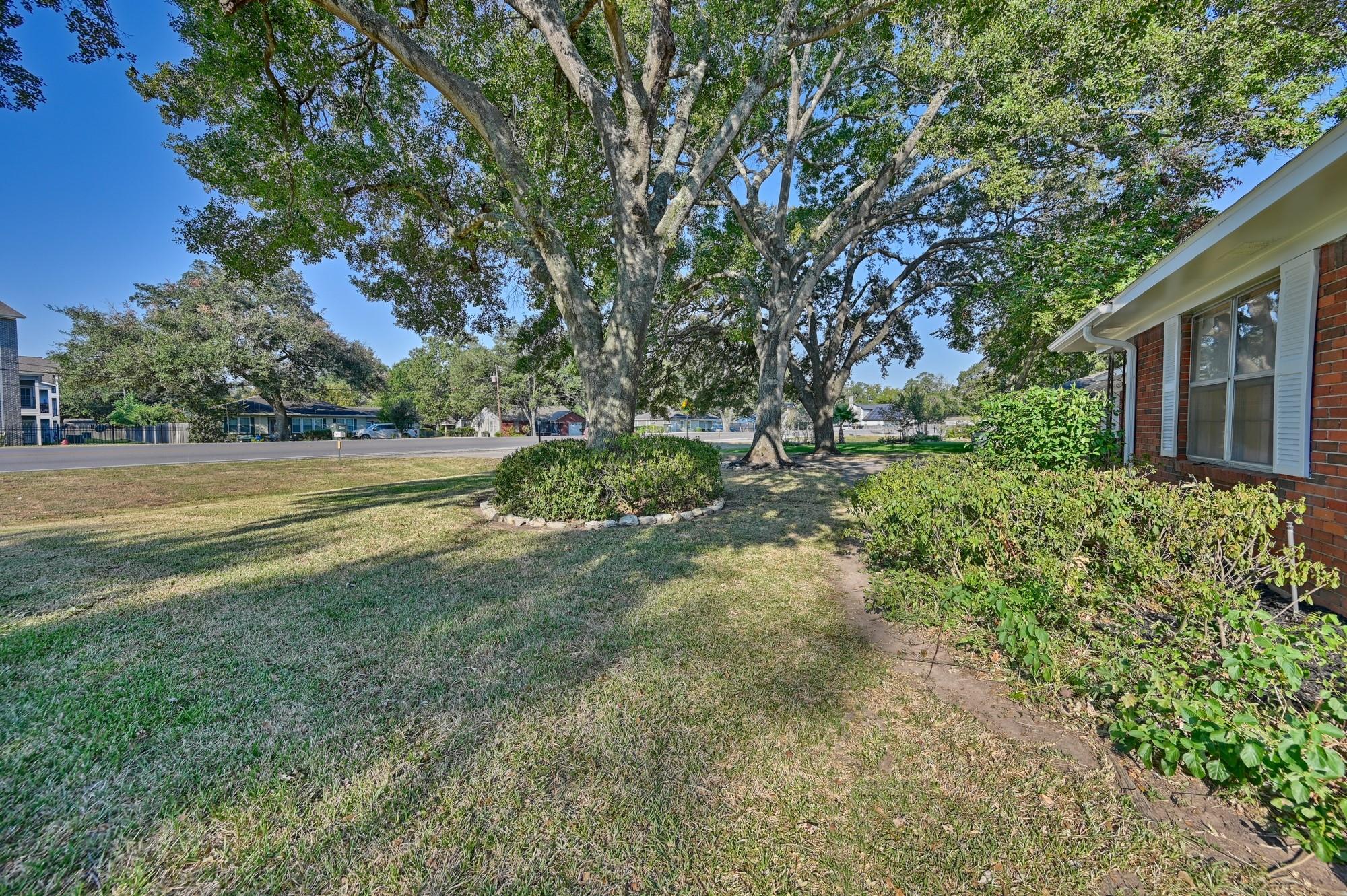 1452 S Circle