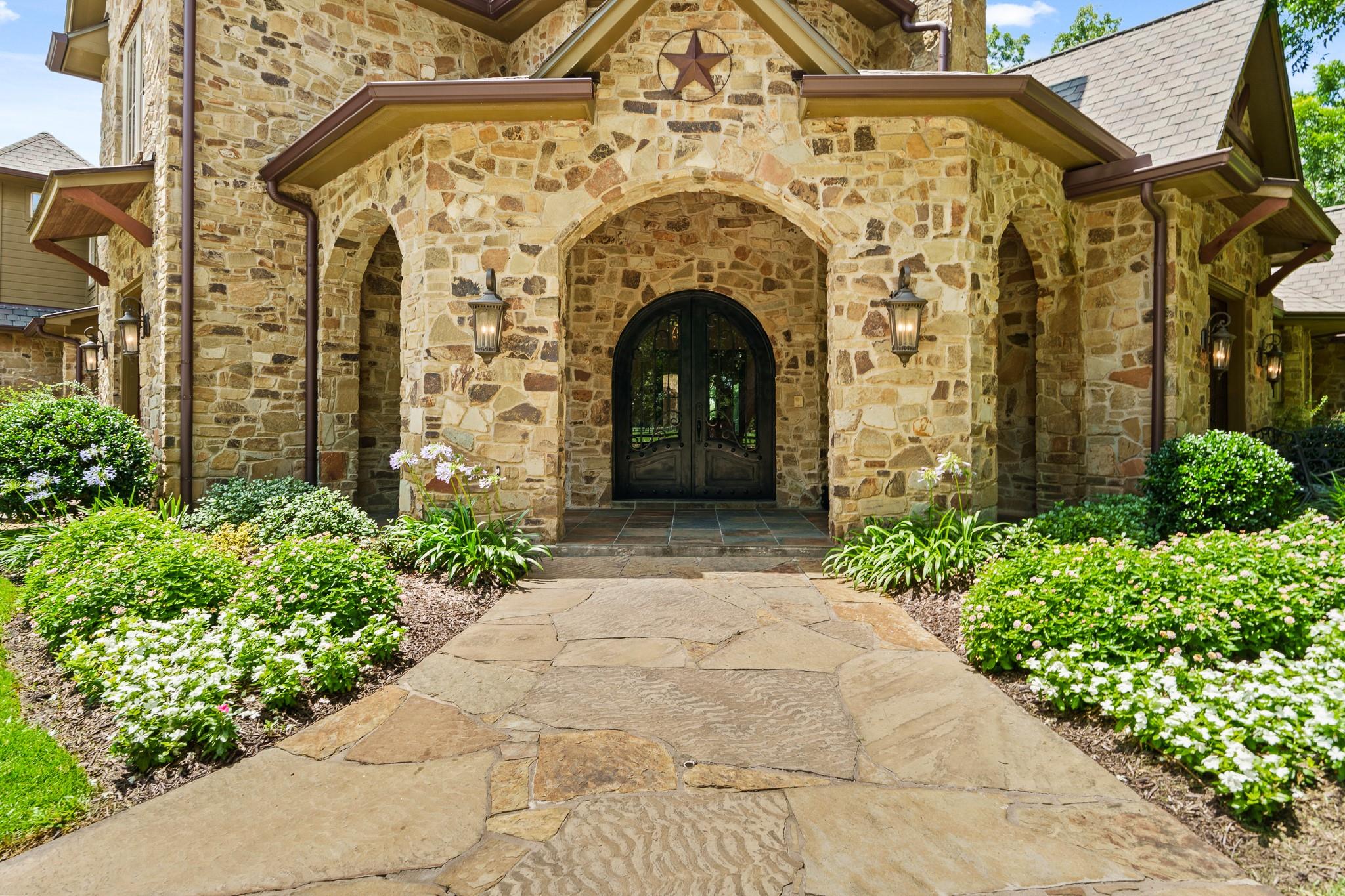 7402 Kelsey Lane