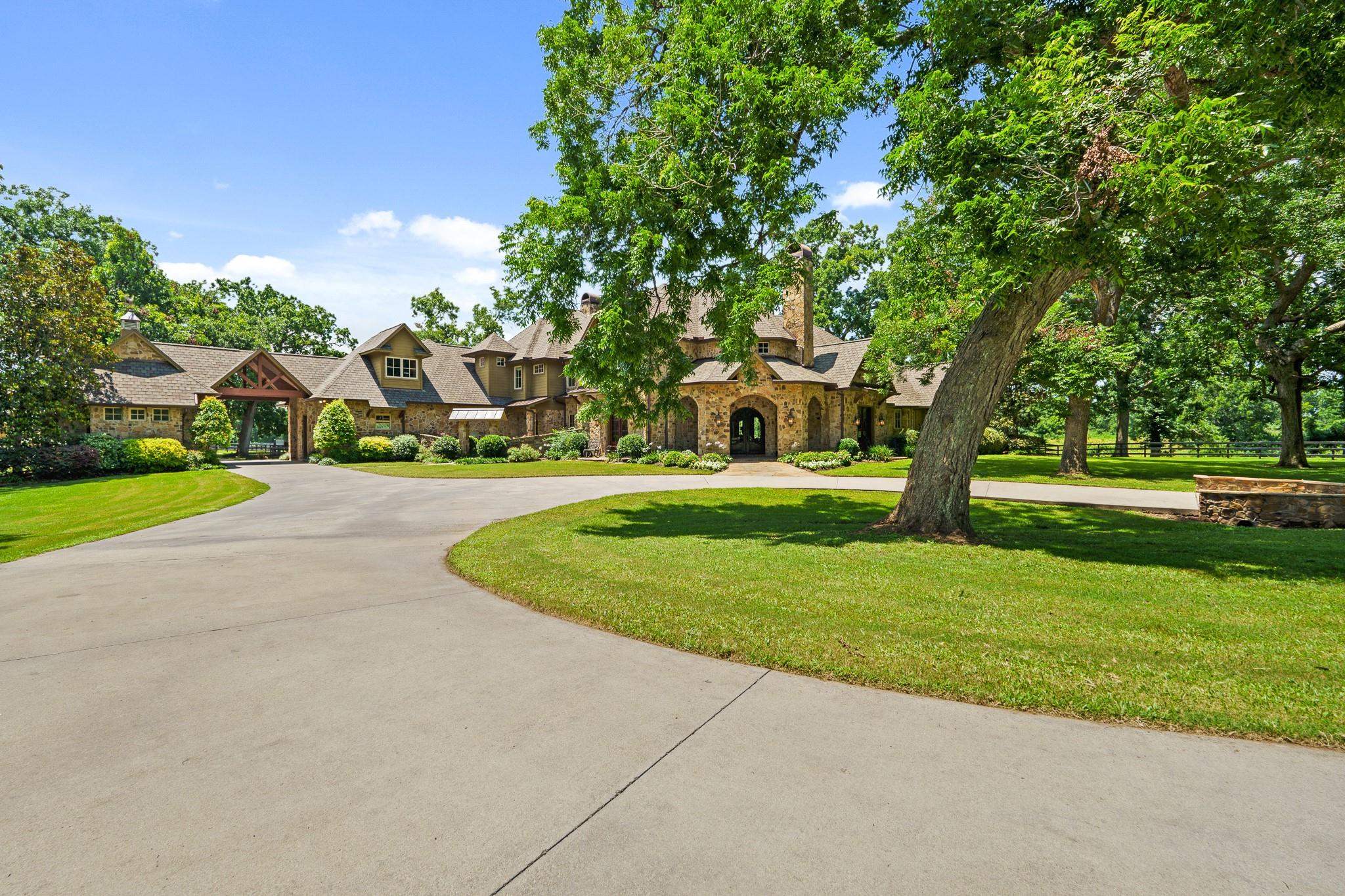 7402 Kelsey Lane