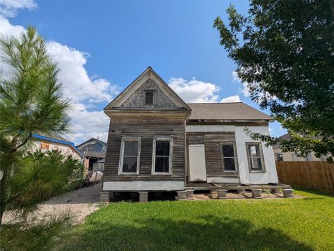 Photo of 2022 Gano Street, Houston, TX 77009 (MLS # 13361345)