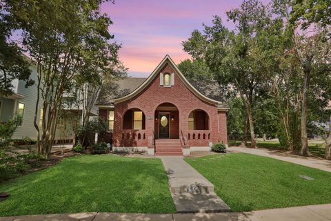 Photo of 4725 Mckinney Street, Houston, TX 77023 (MLS # 8117125)