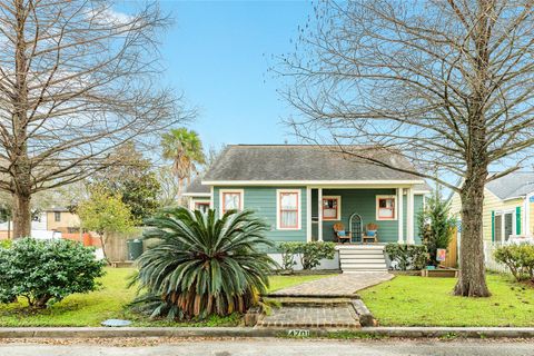 Photo of 4701 Alamo Drive, Galveston, TX 77551 (MLS # 91979160)