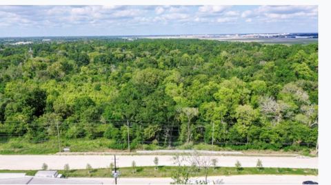 Photo of 2507 Greens Road, Houston, TX 77032 (MLS # 28911562)