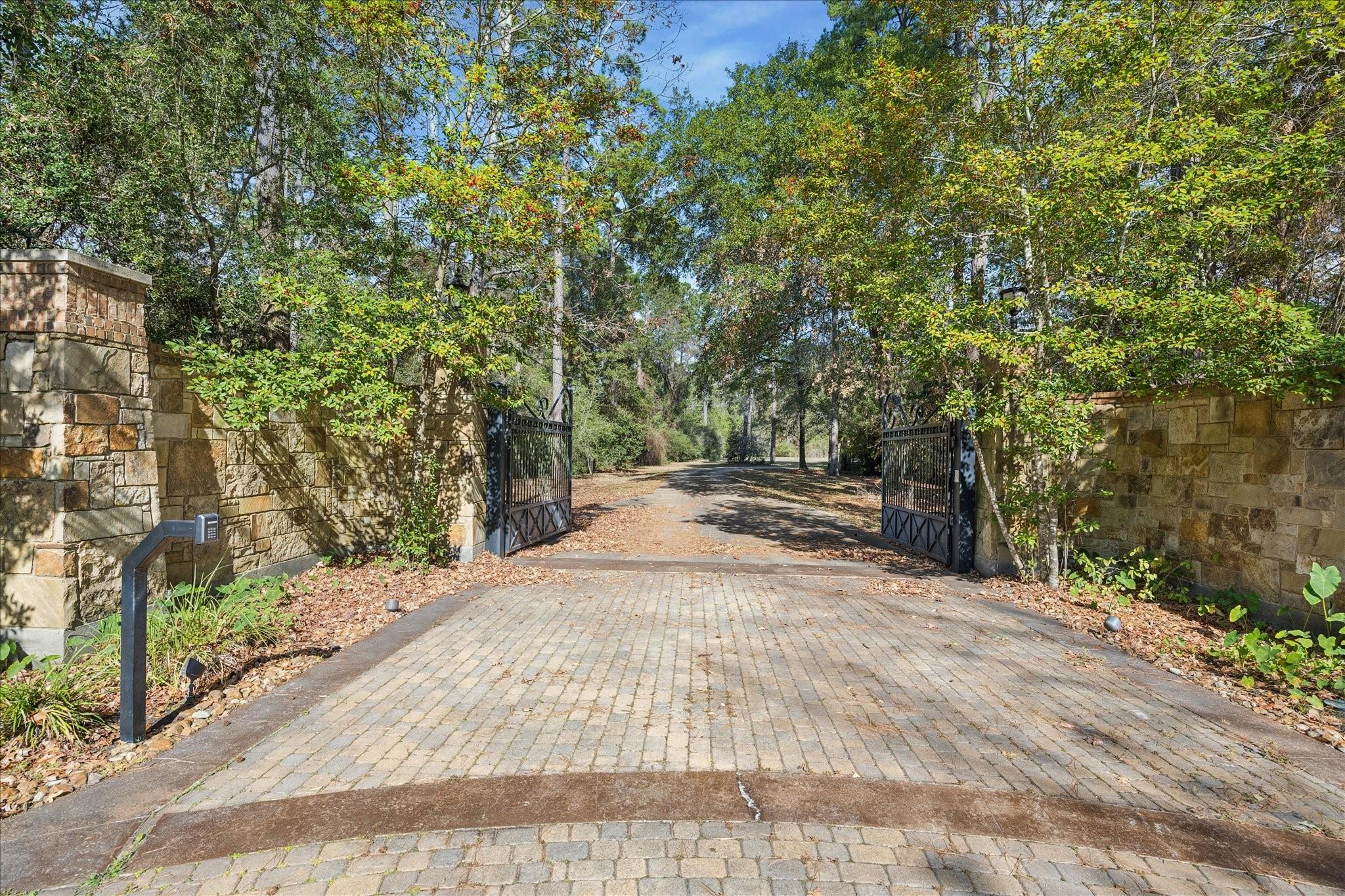 610 Saddlebrook Lane