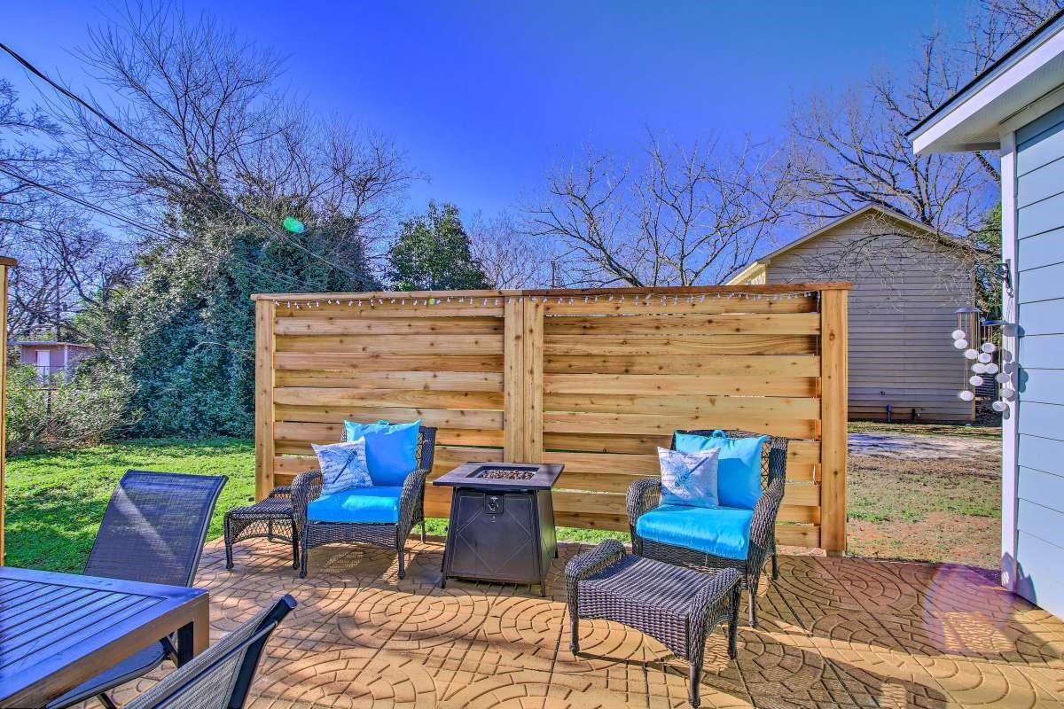 811 W Schubert Street