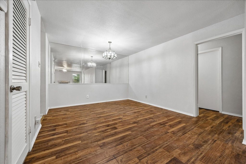 Photo of 9700 Leawood Blvd Unit 702 BLVD, Houston, TX 77099 (MLS # 20610584)