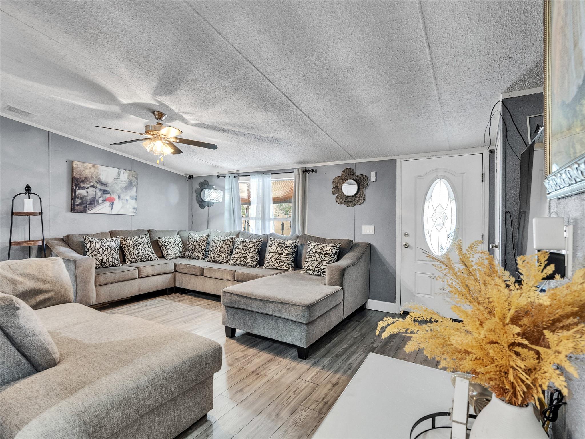 23881 Paper Wasp Lane