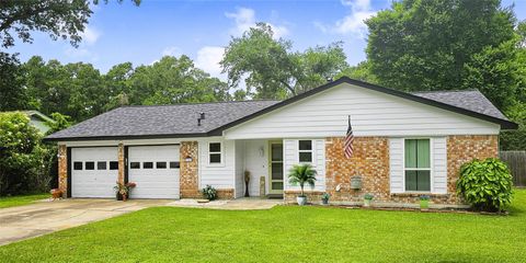 Photo of 723 Pas Trail, Houston, TX 77336 (MLS # 90996061)